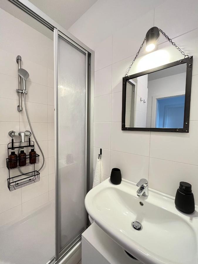 Penthouse Near Central Station With Free Parking Wien Exteriör bild