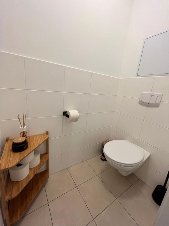 Penthouse Near Central Station With Free Parking Wien Exteriör bild